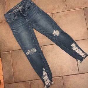 Distressed skinny jeans